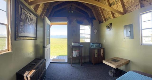 Гостевой дом Montana Old West Cabins Babb Экстерьер фото