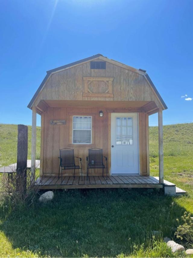 Гостевой дом Montana Old West Cabins Babb Экстерьер фото
