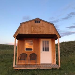 Гостевой дом Montana Old West Cabins Babb Экстерьер фото